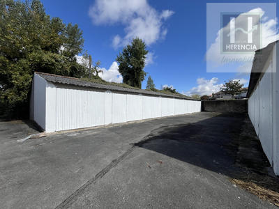 Parking / Garage - 896 m²