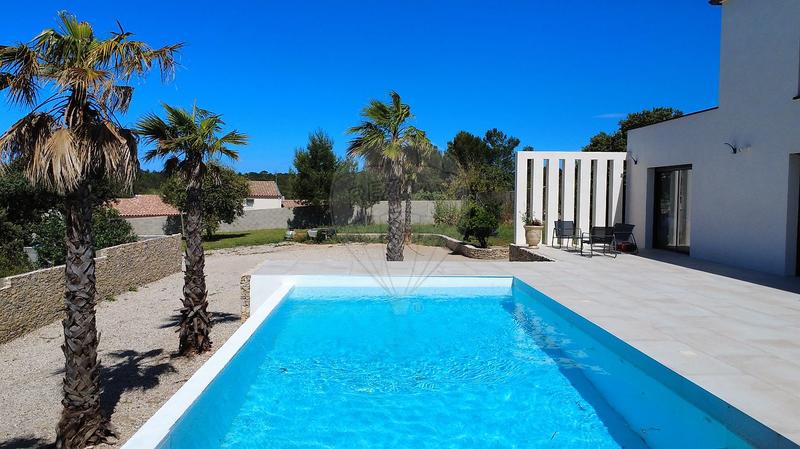 Maison - 228 m² - 5 pièces