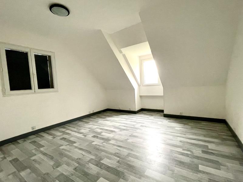 Maison traditionnelle - 165 m² - 8 pièces