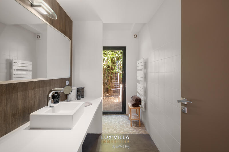 Villa - 295 m² - 10 pièces