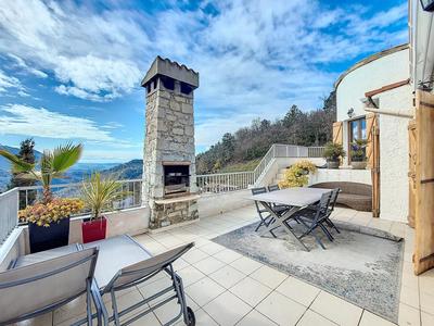 Villa - 206 m² - 6 pièces