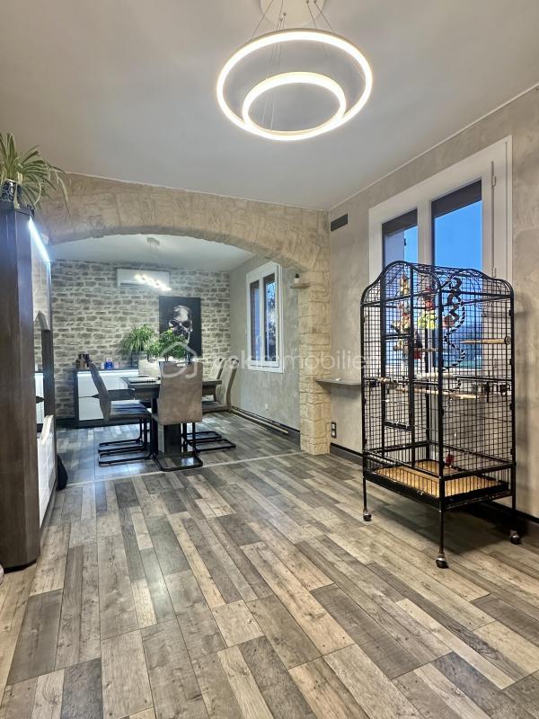 Pavillon - 150 m² - 7 pièces