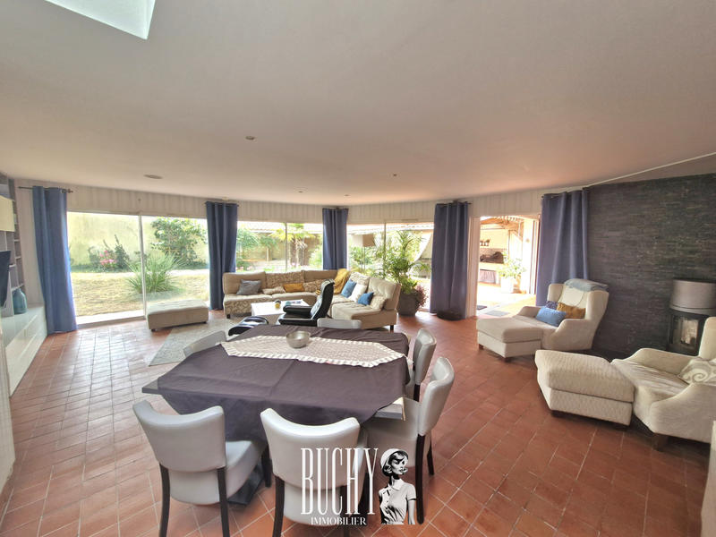 Maison - 194 m² - 10 pièces