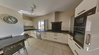 Maison - 160 m² - 6 pièces