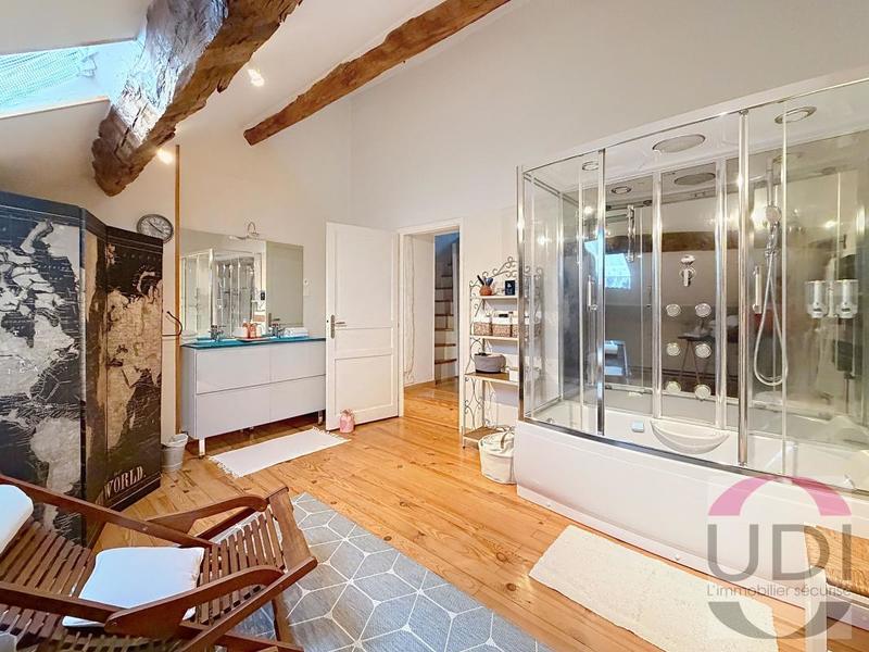 Maison - 248 m² - 4 pièces