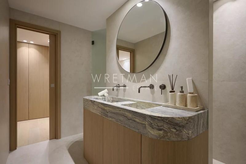 Appartement - 207 m² - 5 pièces