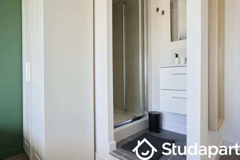 Chambre - 13 m² - 1 pièce