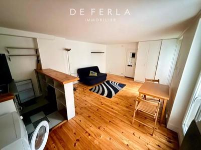 Studio - 25 m² - 1 pièce