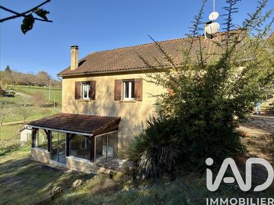 Maison - 140 m² - 6 pièces
