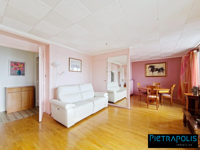 Appartement - 75 m² - 3 pièces