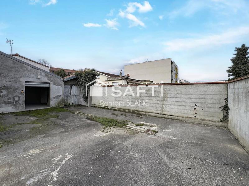 Local commercial - 300 m² - 4 pièces