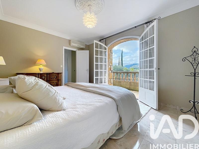 Maison - 180 m² - 7 pièces