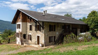 Maison - 206 m² - 12 pièces