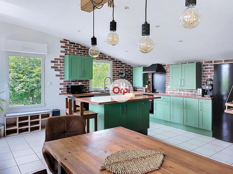 Maison - 137 m² - 5 pièces