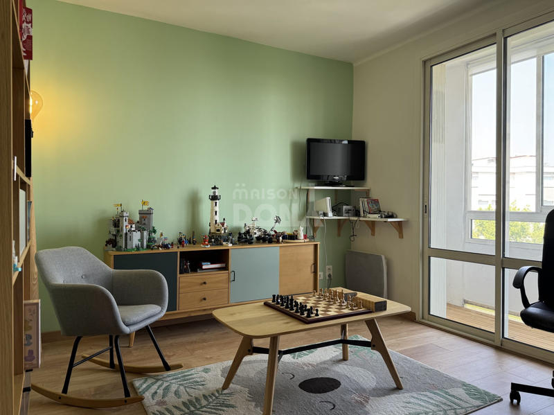 Appartement - 82 m² - 4 pièces