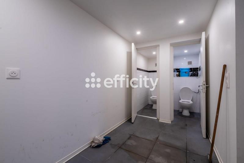 Immeuble - 80 m² - 6 pièces