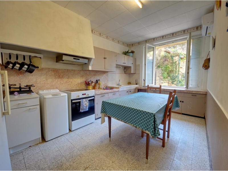 Maison - 213 m² - 5 pièces