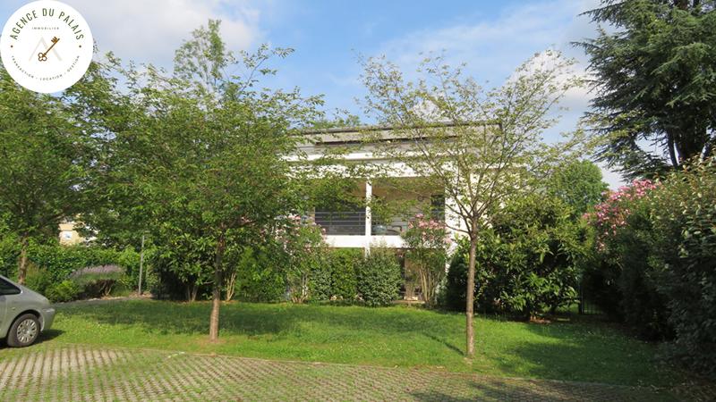 Appartement - 90 m² - 3 pièces