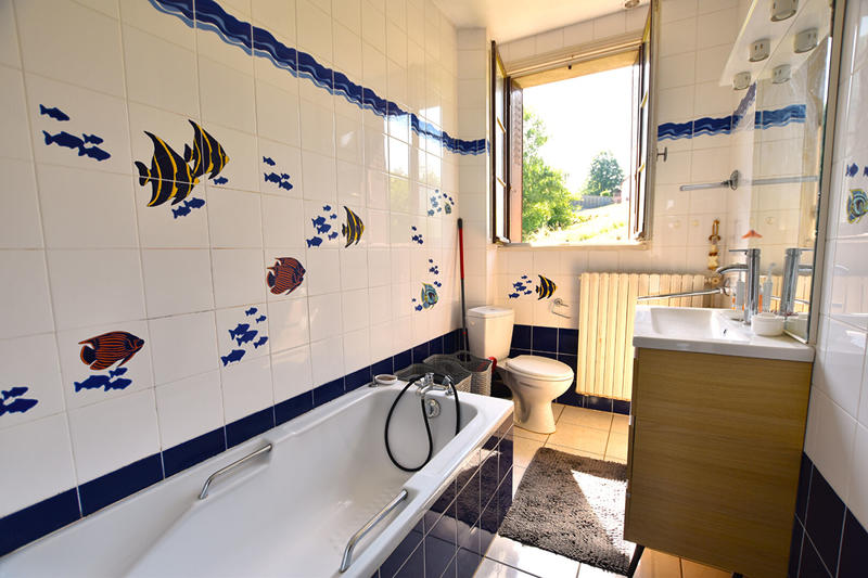 Maison - 151 m² - 9 pièces