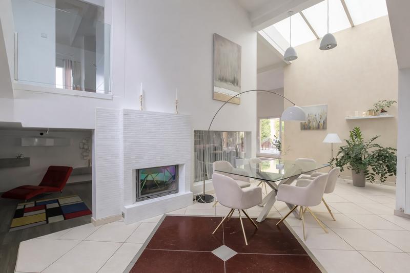 Maison - 246 m² - 7 pièces