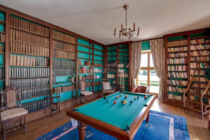 Château - 1 535 m² - 36 pièces