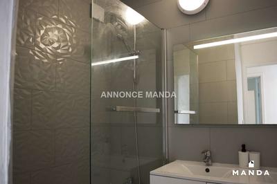 Chambre - 11 m² - 6 pièces