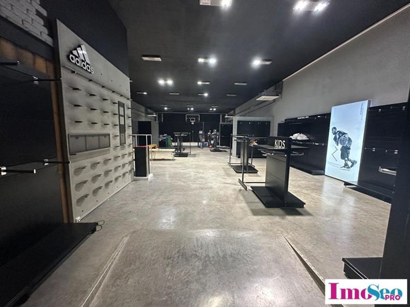 Local commercial - 700 m²