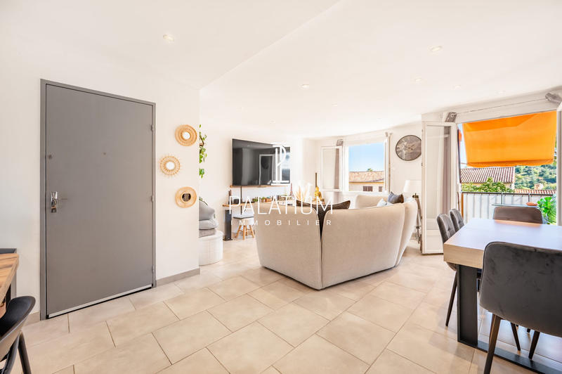 Appartement - 82 m² - 4 pièces