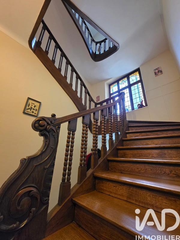 Maison - 365 m² - 12 pièces