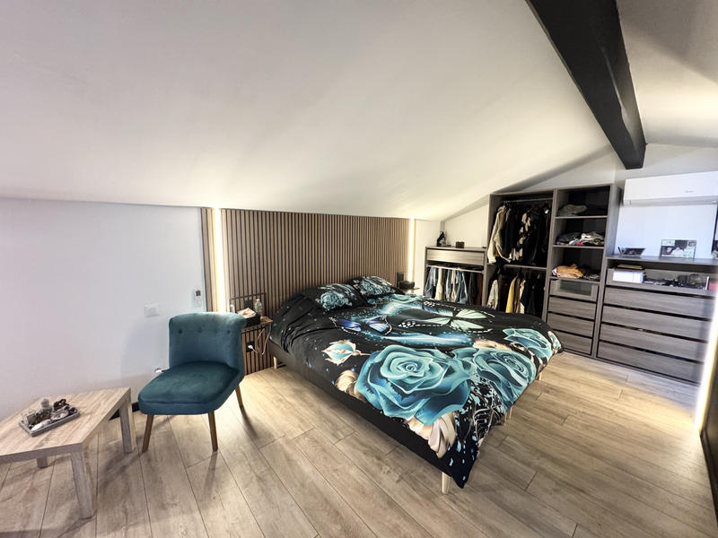 Villa - 243 m² - 7 pièces