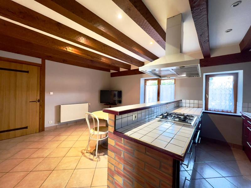 Maison - 230 m² - 7 pièces
