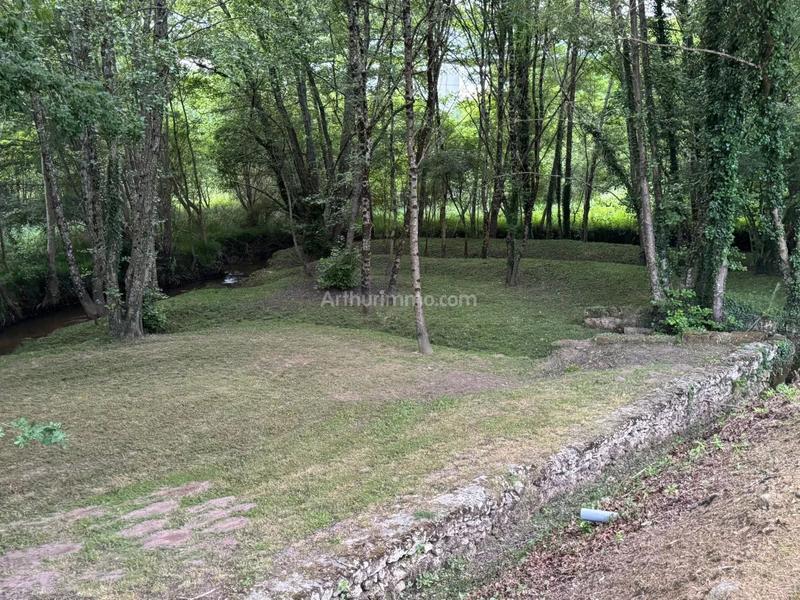 Maison - 595 m² - 5 pièces