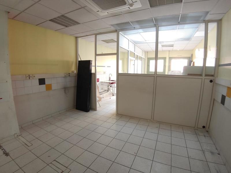Local commercial - 260 m² - 3 pièces