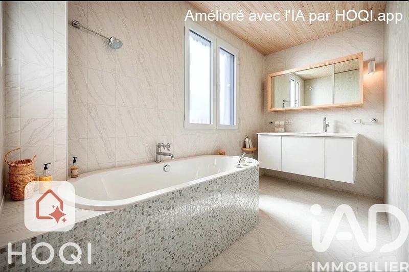 Maison - 212 m² - 9 pièces