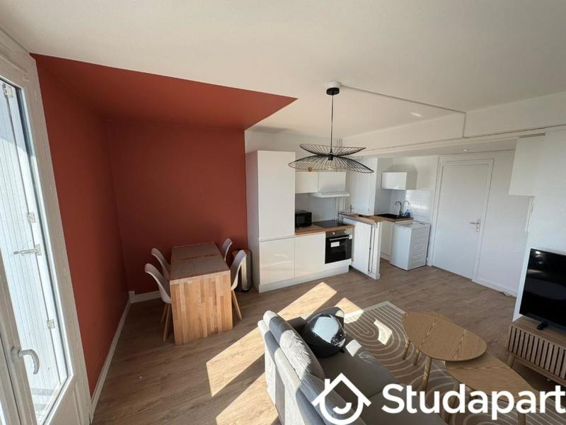 Chambre - 11 m² - 1 pièce