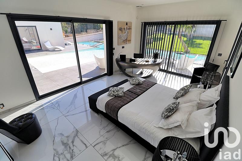 Maison - 210 m² - 4 pièces