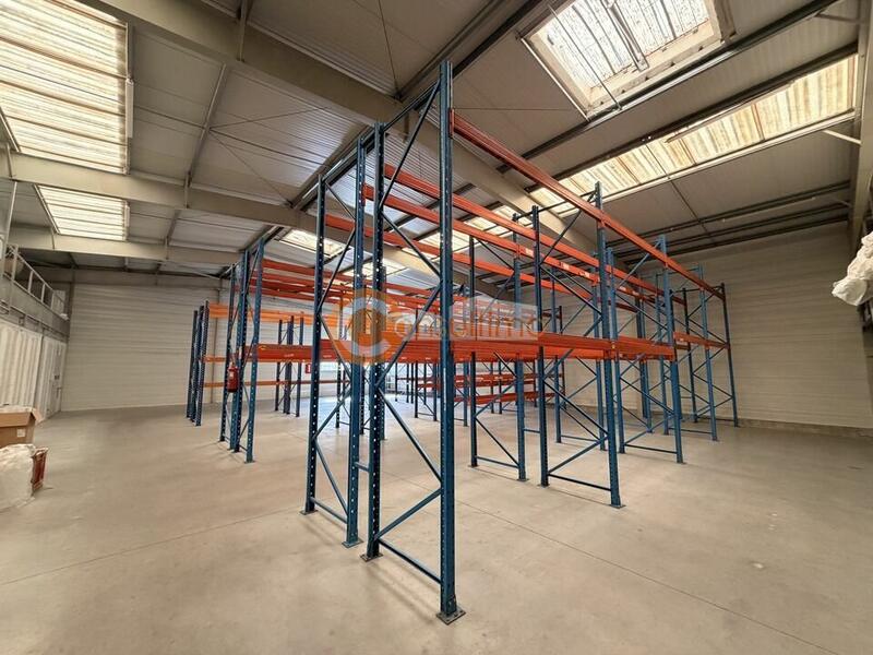 Local d'activité / Entrepôt - 1 500 m²