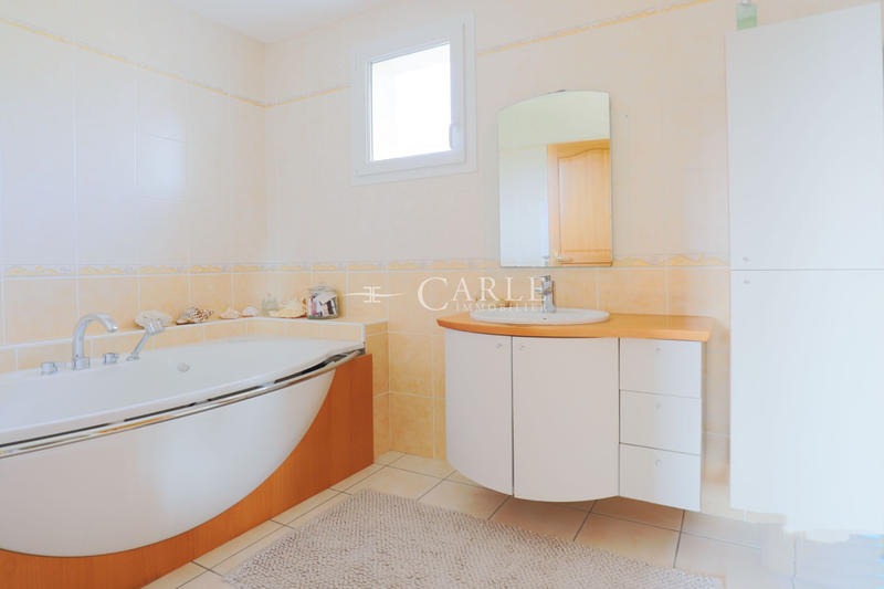 Maison - 208 m² - 7 pièces