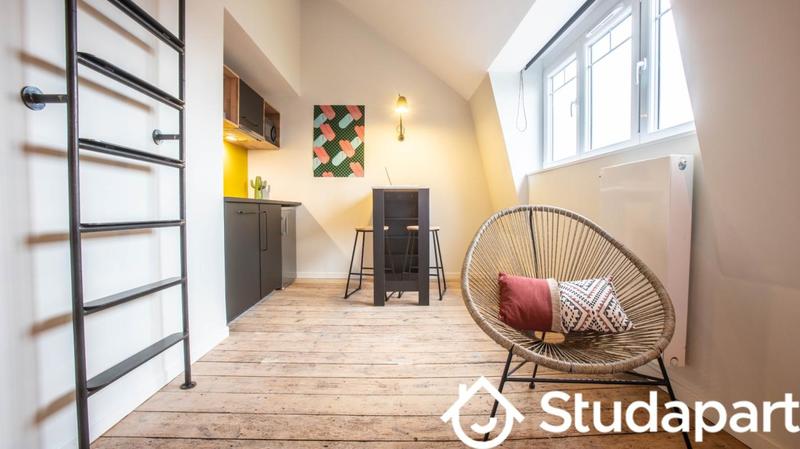 Chambre - 120 m² - 1 pièce