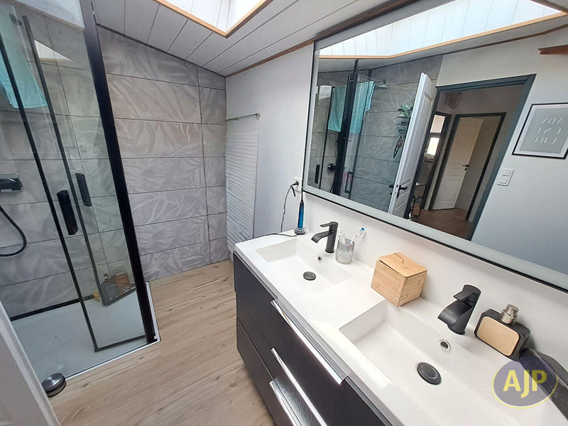 Maison - 136 m² - 5 pièces