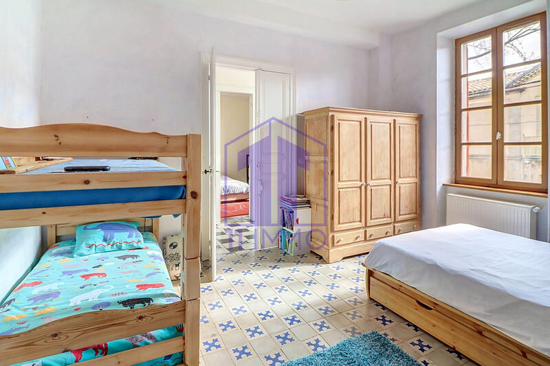 Maison - 230 m² - 10 pièces