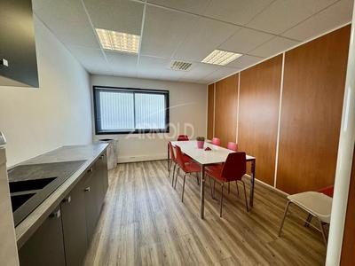 Bureau - 173 m² - 7 pièces