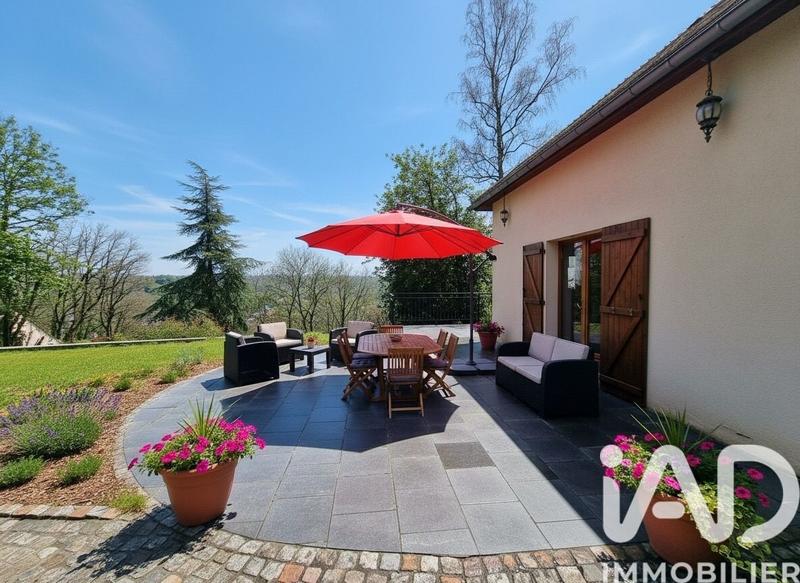 Maison - 215 m² - 7 pièces