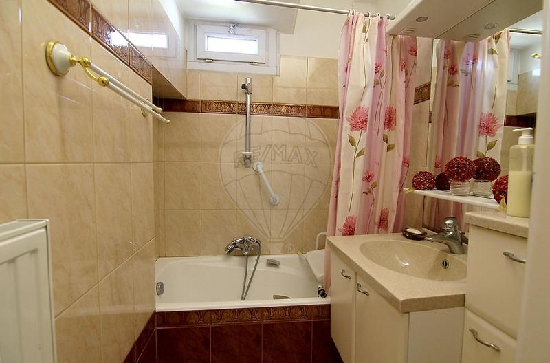 Maison - 175 m² - 8 pièces