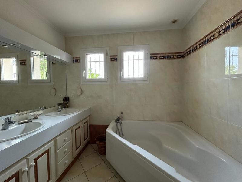 Maison - 190 m² - 7 pièces