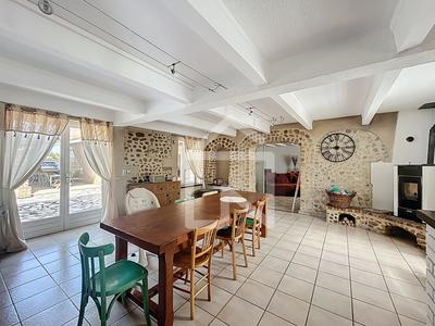 Maison - 247 m² - 6 pièces