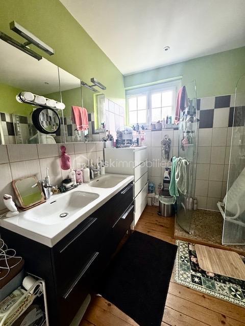 Demeure - 245 m² - 10 pièces