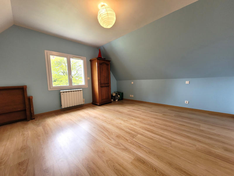 Maison - 235 m² - 8 pièces
