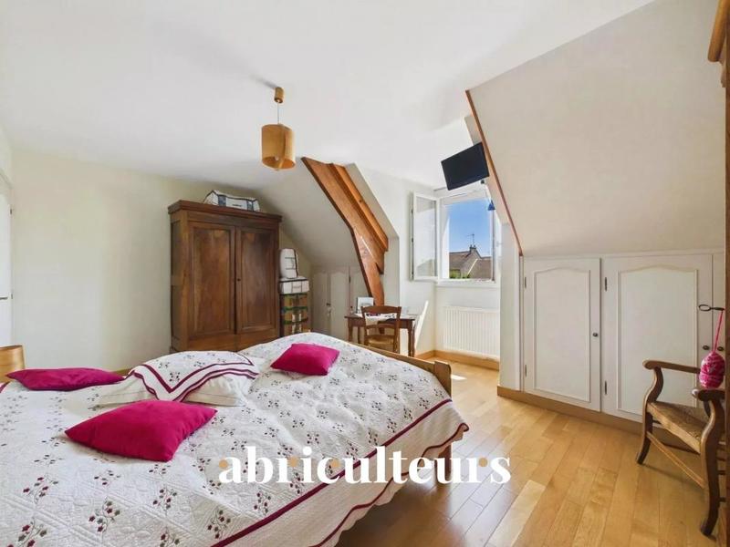 Maison - 186 m² - 7 pièces