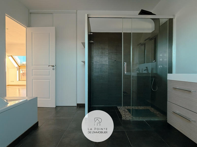 Maison - 163 m² - 5 pièces